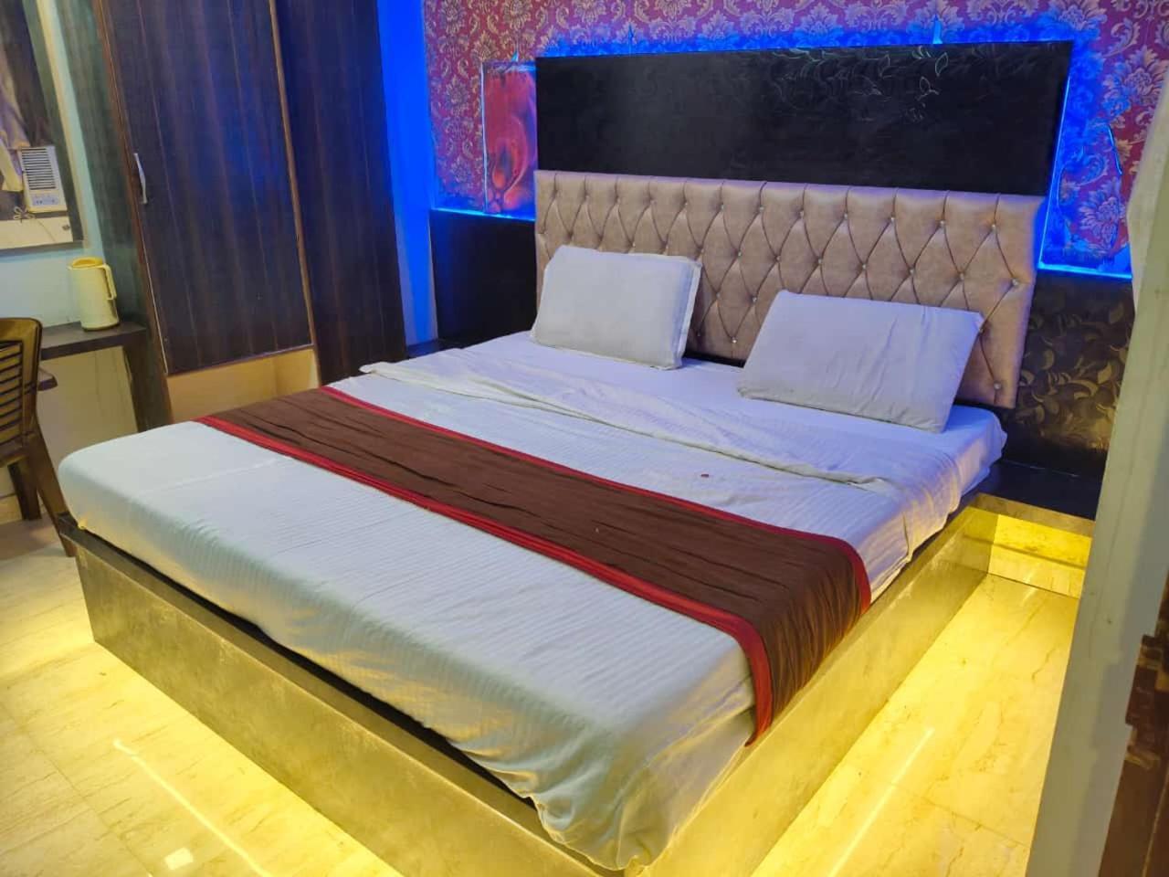 Hotel Park Avenue 러크나우 외부 사진